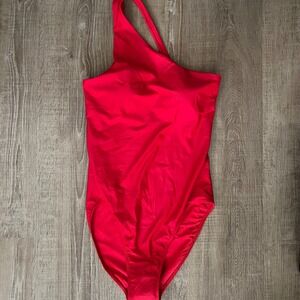 NWT Quince Italian One Shoulder One Piece Swimsuit Cherry Red Swim Beach